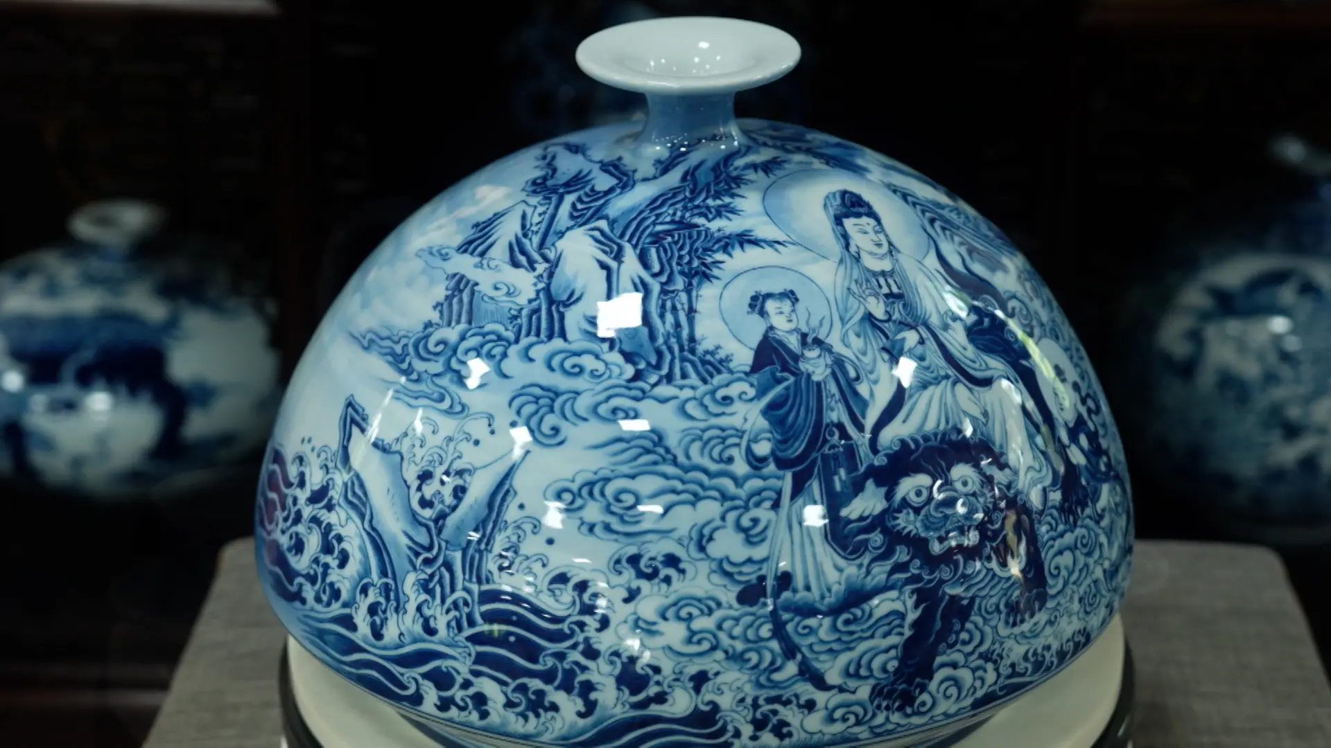 Dòng gốm men lam Bát Tràng | Made in Hanoi | 01/08/2025